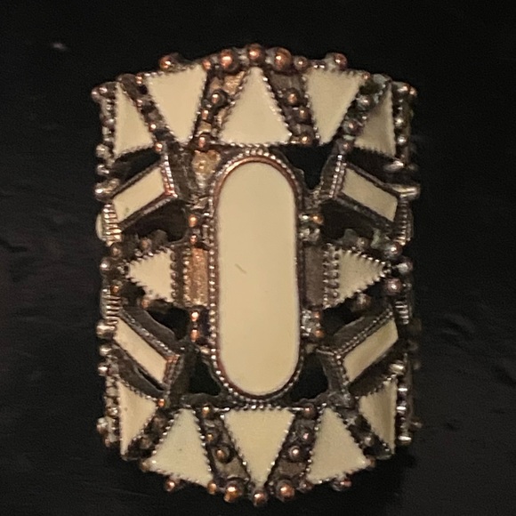 Costume Jewelry ring. Vintage - Picture 1 of 5